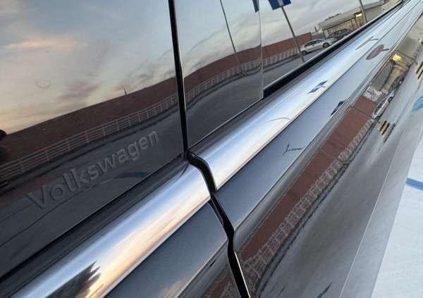 Volkswagen Tiguan cena 151500 przebieg: 102093, rok produkcji 2020 z Warszawa małe 191